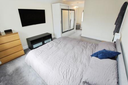 4 bedroom Semi-detached house for sale in Hillview Road, Toton, NG9