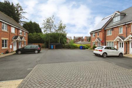 3 bedroom Terraced House to let in Hickling Close, Long Eaton, NG10