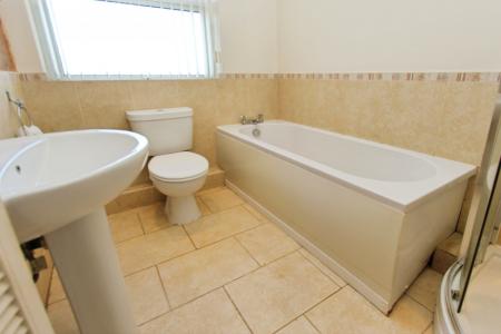 3 bedroom Terraced House for sale in Sedgewood Grove, Clifton, NG11