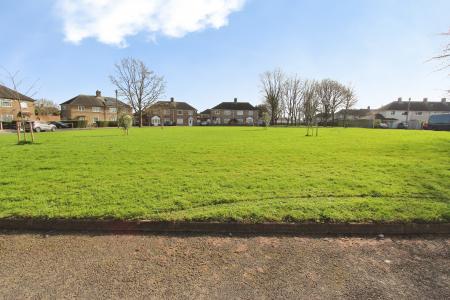 3 bedroom Terraced House for sale in Sedgewood Grove, Clifton, NG11