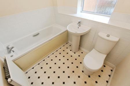 3 bedroom Semi-detached house to let in Cartwright Way, Beeston, Beeston, NG9