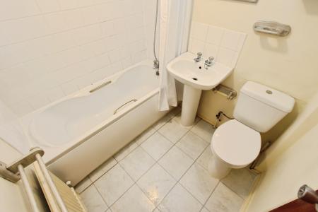 2 bedroom Terraced House to let in Margarets Court, Bramcote, NG9