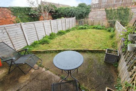 2 bedroom Terraced House to let in Margarets Court, Bramcote, NG9