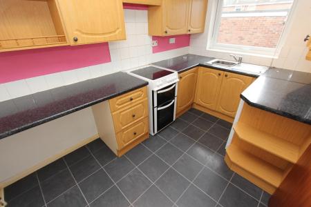 2 bedroom Terraced House to let in Margarets Court, Bramcote, NG9