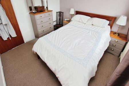 2 bedroom Terraced House to let in Margarets Court, Bramcote, NG9