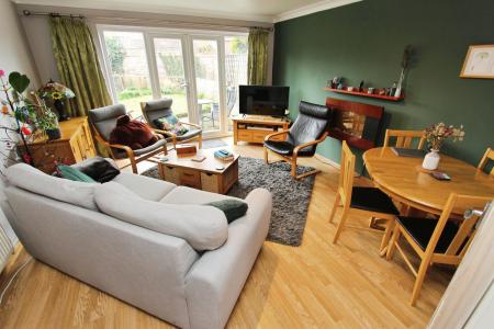 2 bedroom Terraced House to let in Margarets Court, Bramcote, NG9