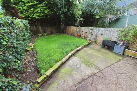 2 bedroom Terraced House to let in Margarets Court, Bramcote, NG9