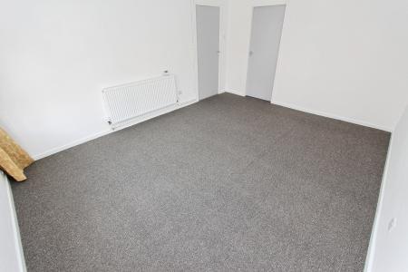 2 bedroom Flat to let in Hall Croft, Beeston, Beeston, NG9