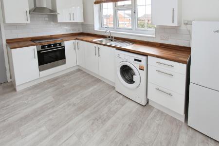 2 bedroom Flat to let in Hall Croft, Beeston, Beeston, NG9