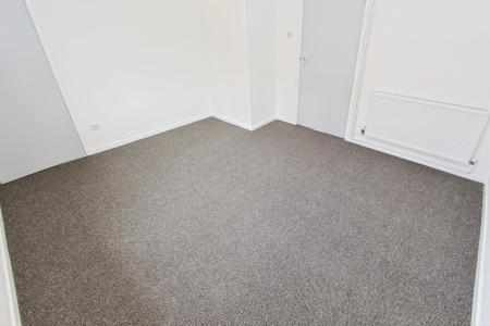 2 bedroom Flat to let in Hall Croft, Beeston, Beeston, NG9