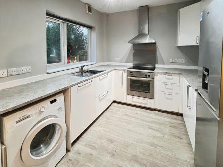 3 bedroom Semi-detached house to let in Queens Road, Beeston, NG9