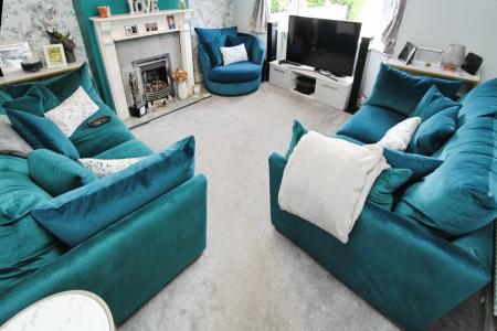 3 bedroom Semi-detached house for sale in Ash Grove, Long Eaton, Long Eaton, NG10