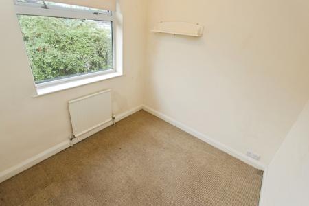 3 bedroom Semi-detached house to let in Ferndale Close, Coal Aston, S18