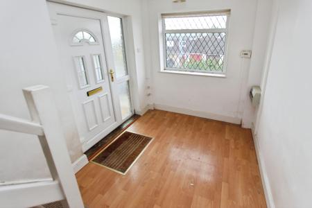 3 bedroom Semi-detached house to let in Ferndale Close, Coal Aston, S18