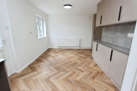 3 bedroom Semi-detached house to let in Vanguard Road, Long Eaton, Long Eaton, NG10