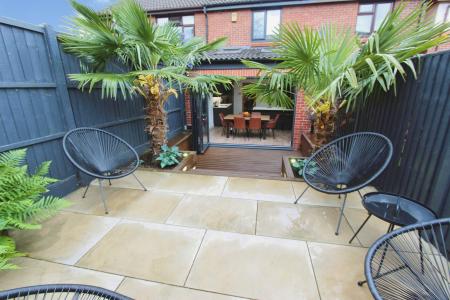 2 bedroom Town house for sale in Winston Close, Stapleford, Stapleford, NG9