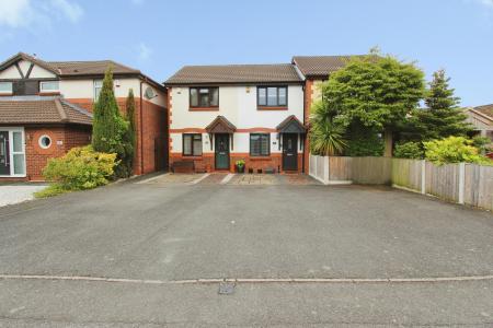 2 bedroom Town house for sale in Winston Close, Stapleford, Stapleford, NG9