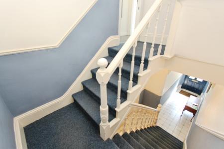 2 bedroom Flat to let in Imperial Road, Beeston, NG9