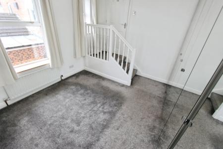 2 bedroom Flat to let in Imperial Road, Beeston, NG9