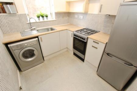 2 bedroom Flat to let in Imperial Road, Beeston, NG9