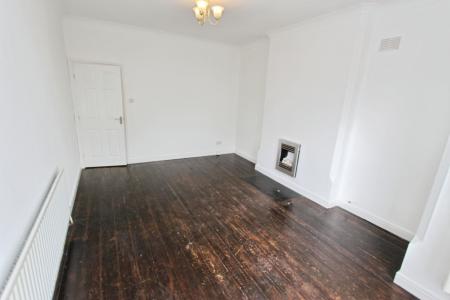 2 bedroom Flat to let in Imperial Road, Beeston, NG9