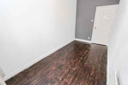 2 bedroom Flat to let in Imperial Road, Beeston, NG9