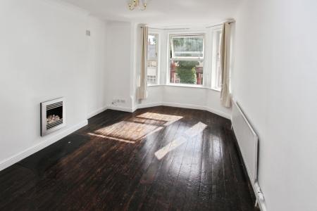 2 bedroom Flat to let in Imperial Road, Beeston, NG9