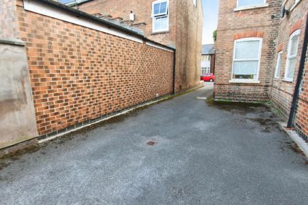 2 bedroom Flat to let in Imperial Road, Beeston, NG9