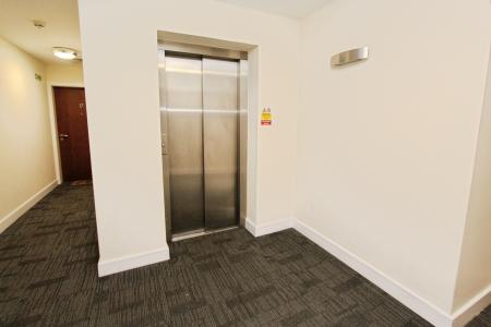 2 bedroom Flat for sale in Wollaton Road, Beeston, NG9