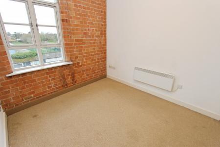 2 bedroom Flat for sale in Wollaton Road, Beeston, NG9