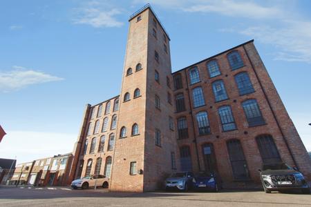 2 bedroom Flat for sale in Wollaton Road, Beeston, NG9