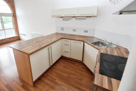 2 bedroom Flat for sale in Wollaton Road, Beeston, NG9