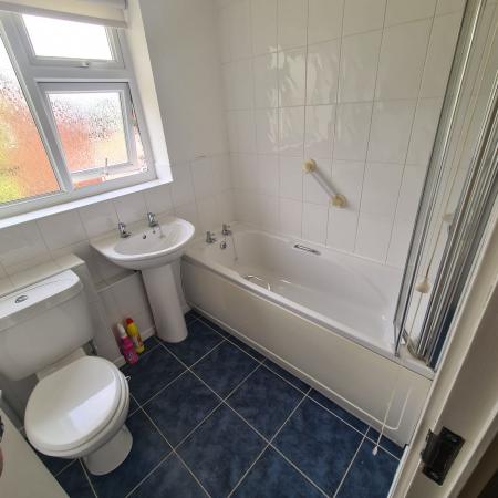 3 bedroom Semi-detached house to let in St Vincent Close, Long Eaton, NG10