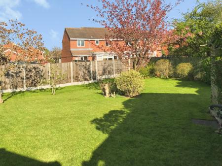 3 bedroom Semi-detached house to let in St Vincent Close, Long Eaton, NG10