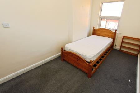 3 bedroom Semi-detached house to let in Kirkwhite Avenue, Long Eaton, NG10