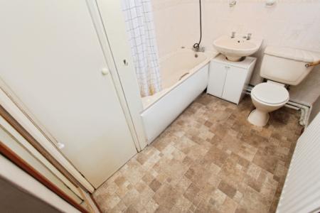 3 bedroom Semi-detached house to let in Kirkwhite Avenue, Long Eaton, NG10