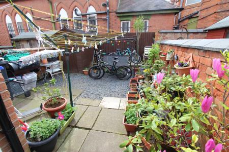 3 bedroom Semi-detached house to let in Kirkwhite Avenue, Long Eaton, NG10