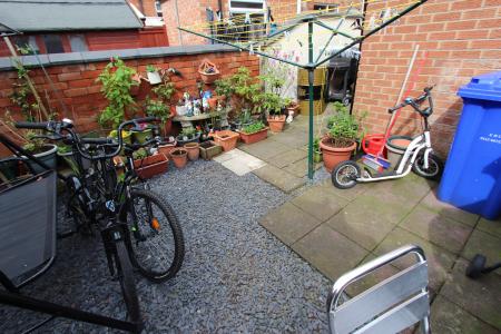 3 bedroom Semi-detached house to let in Kirkwhite Avenue, Long Eaton, NG10