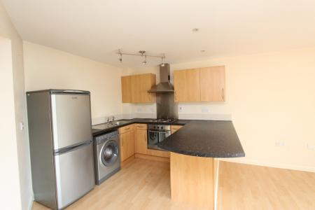 2 bedroom Flat to let in Commodore Court, Aspley, Nottingham, NG8