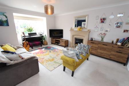 5 bedroom Detached house to let in Holmes Road, Breaston, DE72