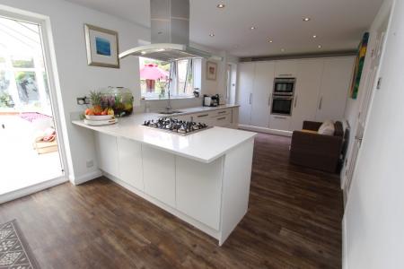 5 bedroom Detached house to let in Holmes Road, Breaston, DE72