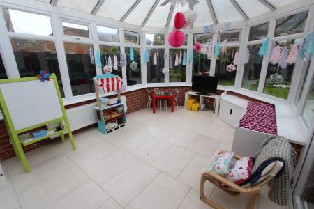 5 bedroom Detached house to let in Holmes Road, Breaston, DE72