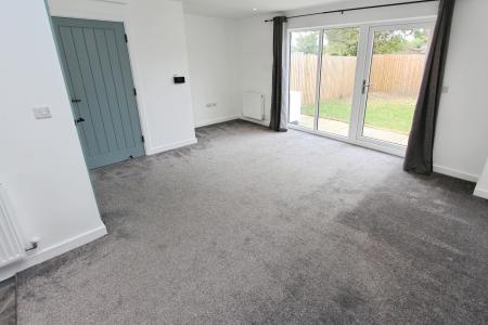 3 bedroom Semi-detached house to let in Tulip Street, Beeston, NG9