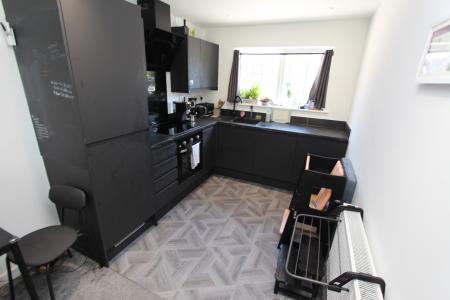 3 bedroom Semi-detached house to let in Tulip Street, Beeston, NG9
