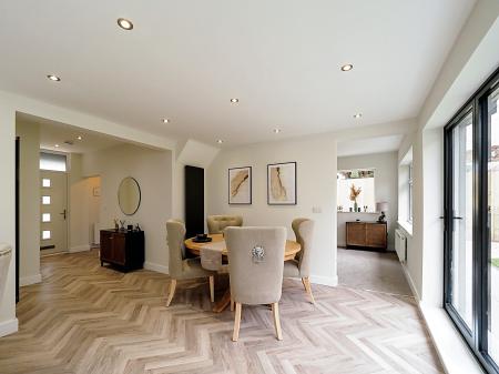 3 bedroom Bungalow for sale in Bramcote Road, Beeston, NG9