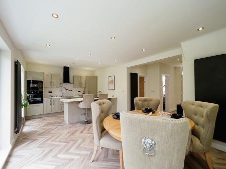 3 bedroom Bungalow for sale in Bramcote Road, Beeston, NG9