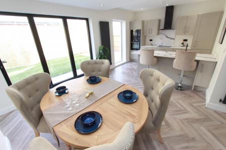3 bedroom Bungalow for sale in Bramcote Road, Beeston, NG9