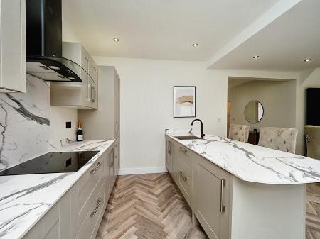 3 bedroom Bungalow for sale in Bramcote Road, Beeston, NG9