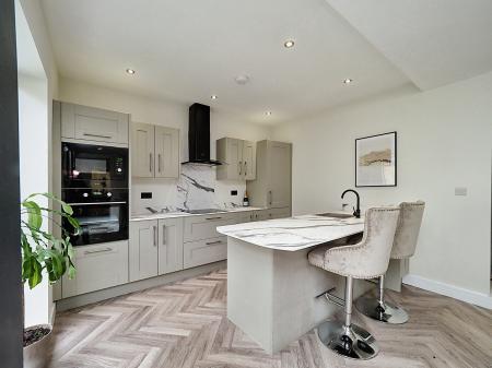 3 bedroom Bungalow for sale in Bramcote Road, Beeston, NG9