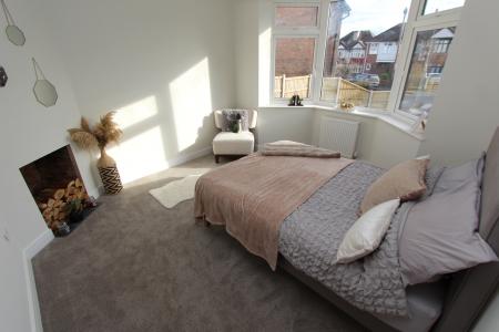 3 bedroom Bungalow for sale in Bramcote Road, Beeston, NG9